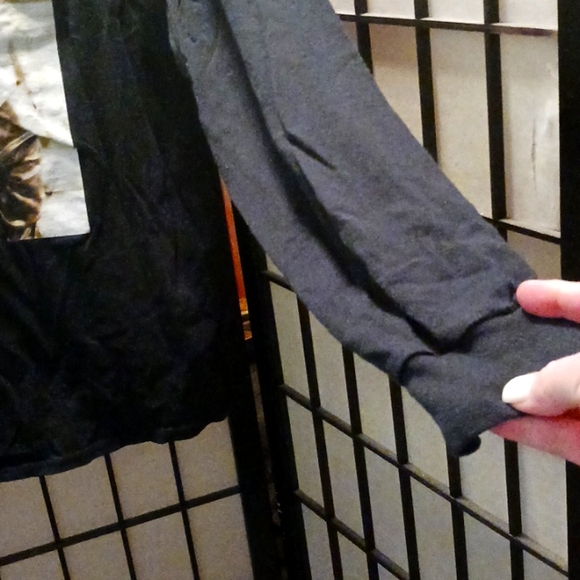 Kylie Cosmetics long sleeve tee - Picture 3 of 6